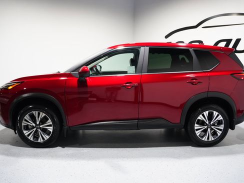 Used 2023 Nissan Rogue SV image 5