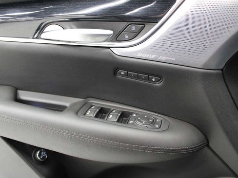 Used 2025 Cadillac XT5 Premium Luxury image 13