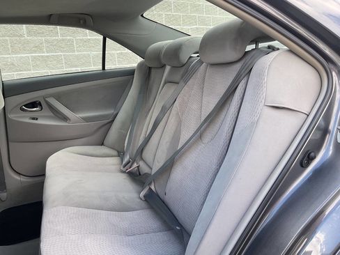 Used 2011 Toyota Camry LE FWD image 25