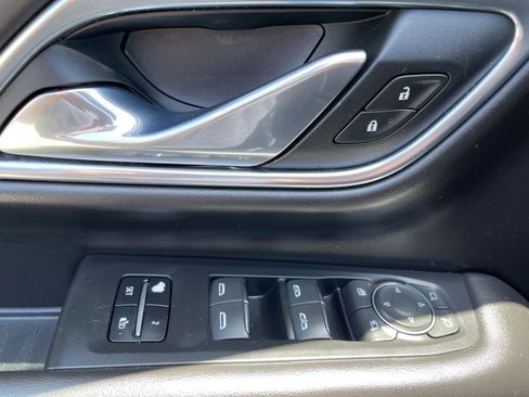 Used 2021 Chevrolet Tahoe Premier w/ Premium Package RWD image 23