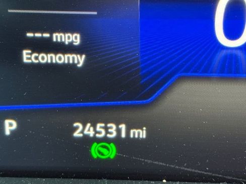 Used 2023 Volkswagen Tiguan SE w/ Panoramic Sunroof Package image 24