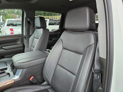 Used 2025 Chevrolet Silverado 1500 LT Trail Boss w/ Convenience Package II image 16