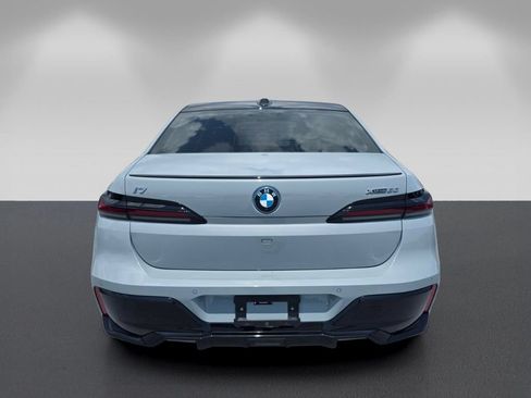 Used 2023 BMW i7 xDrive60 AWD/4WD image 5