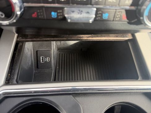 Used 2022 Ford F250 Lariat w/ Black Appearance Package image 32