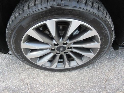 Used 2021 Lincoln Navigator Reserve w/ Luxury Package AWD/4WD image 9