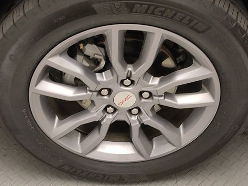 Used 2024 GMC Terrain SLT image 31