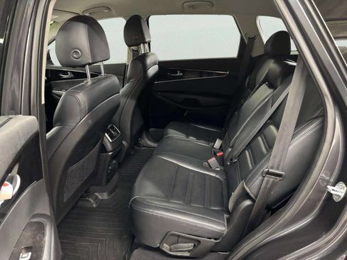 Used 2018 Kia Sorento EX image 17