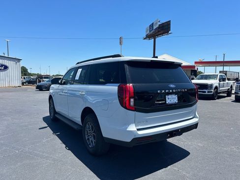 Certified 2025 Ford Expedition Active RWD image 5