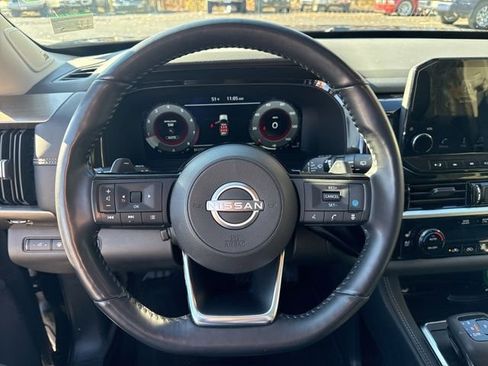 Used 2024 Nissan Pathfinder Platinum w/ Cargo Package image 17