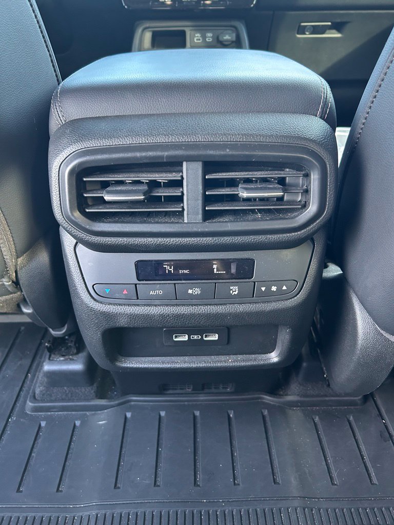 Used 2023 Honda Pilot Touring image 14