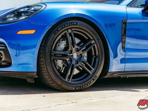 Used 2018 Porsche Panamera 4S AWD/4WD image 46