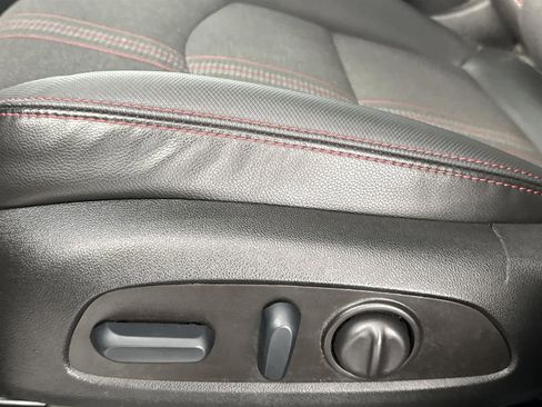 Used 2022 Chevrolet Equinox RS image 13