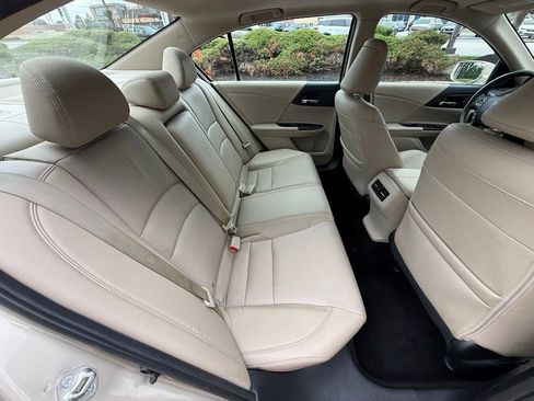 Used 2015 Honda Accord EX-L image 37