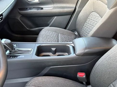 Used 2025 Nissan Kicks SV image 23