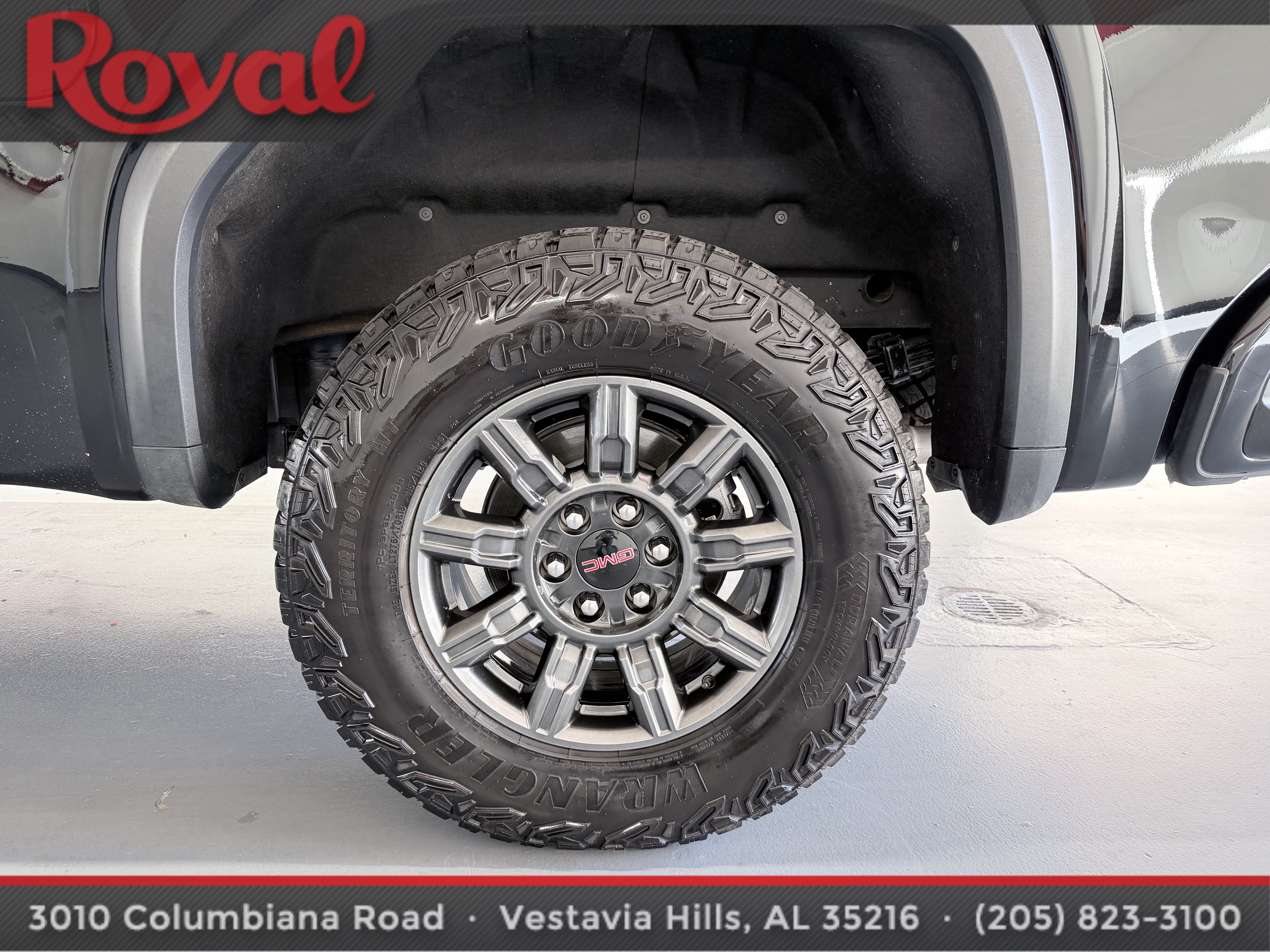 Used 2025 GMC Sierra 1500 AT4X AWD/4WD image 9