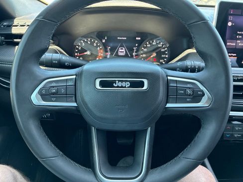 Used 2023 Jeep Compass Latitude AWD/4WD image 20