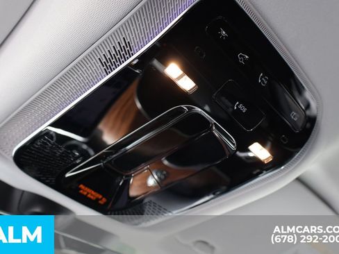 Used 2025 Mercedes-Benz GLC 350e 4MATIC image 36