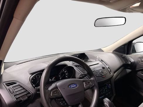 Used 2018 Ford Escape SE FWD image 10
