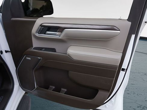 Used 2022 Chevrolet Silverado 1500 LTZ w/ LTZ Convenience Package II image 31