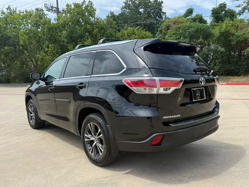 Used 2016 Toyota Highlander XLE w/ Protection Package #3 AWD/4WD image 4