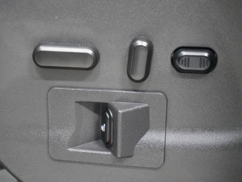 Used 2017 Ford Transit 150 XLT image 10