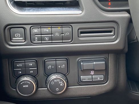 Used 2022 Chevrolet Tahoe RST w/ Sport Performance Package image 10