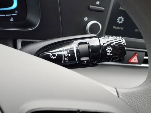 New 2026 Hyundai Elantra SE FWD image 29