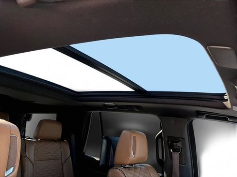 Used 2021 Cadillac Escalade Premium Luxury w/ Driver Assist Tech Package image 17