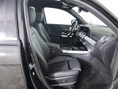 Certified 2025 Mercedes-Benz GLB 250 image 20