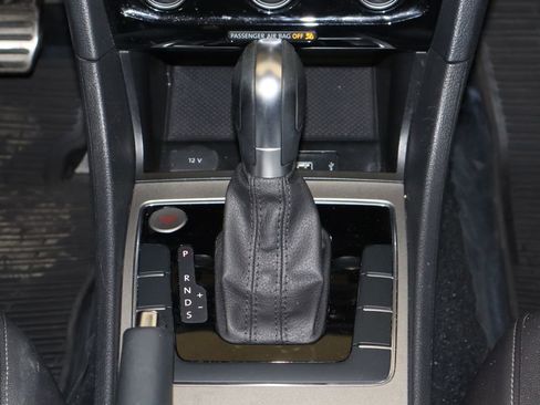 Used 2020 Volkswagen Passat 2.0T R-Line image 29