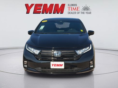 Used 2023 Honda Odyssey Sport image 2