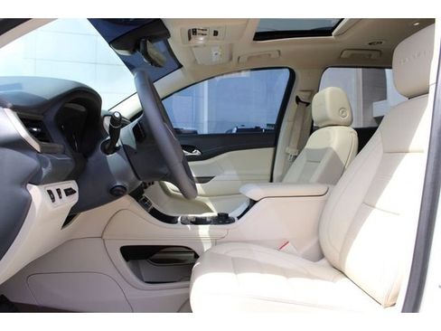 Used 2021 GMC Acadia Denali w/ Denali Technology Package FWD image 11