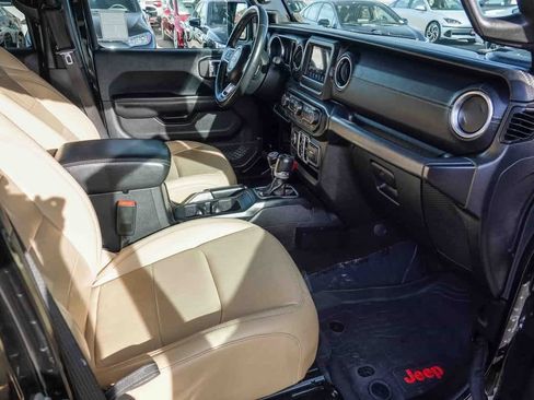 Certified 2018 Jeep Wrangler Unlimited Sahara w/ Dual Top Group image 15