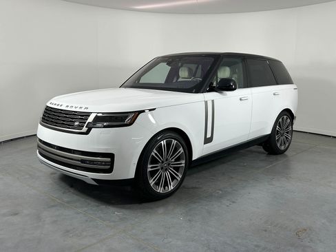 Used 2023 Land Rover Range Rover SE image 1
