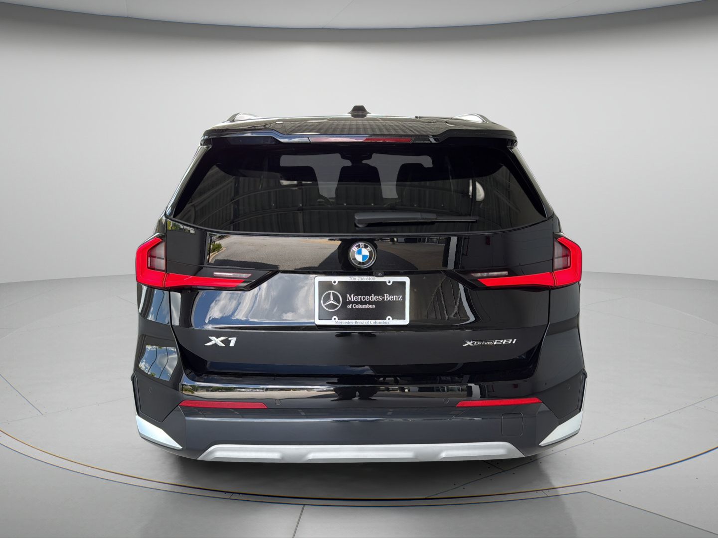 Used 2024 BMW X1 xDrive28i w/ Convenience Package AWD/4WD image 4