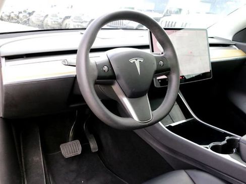 Used 2021 Tesla Model Y Long Range AWD/4WD image 9