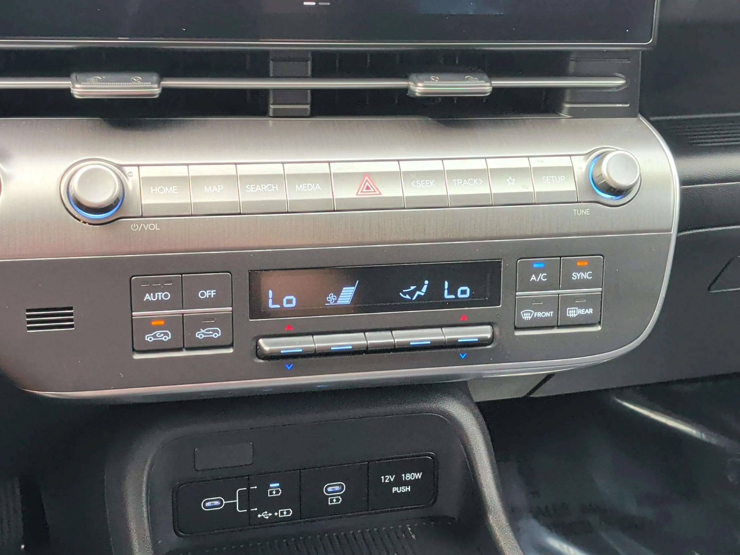Used 2025 Hyundai Kona SEL FWD image 16