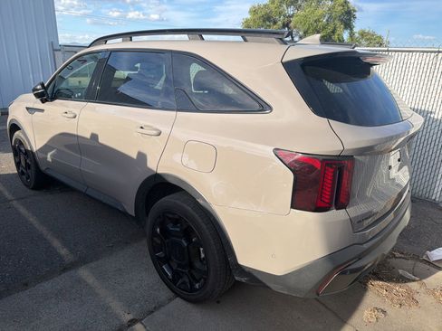 Used 2025 Kia Sorento SX AWD/4WD image 6