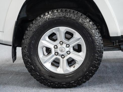 Used 2021 Toyota 4Runner SR5 AWD/4WD image 19