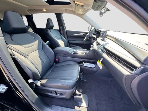 Used 2027 INFINITI QX60 Pure w/ Cargo Package FWD image 31