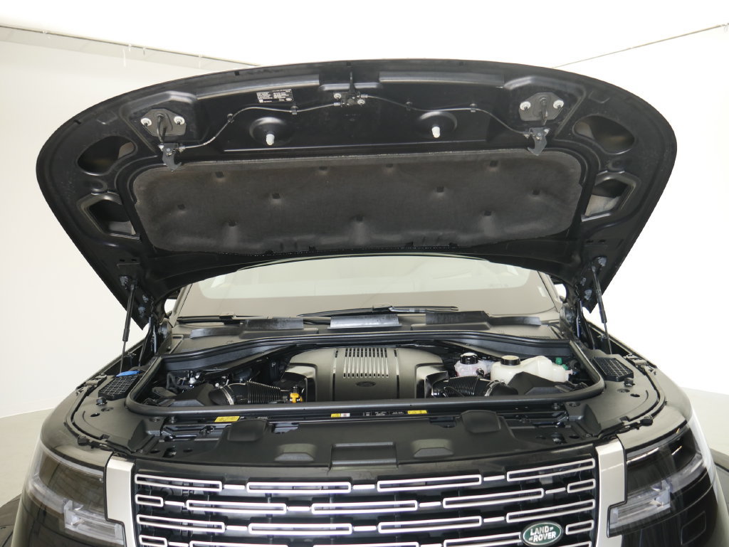 Certified 2025 Land Rover Range Rover Autobiography AWD/4WD image 9