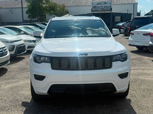 Used 2019 Jeep Grand Cherokee Altitude RWD image 3