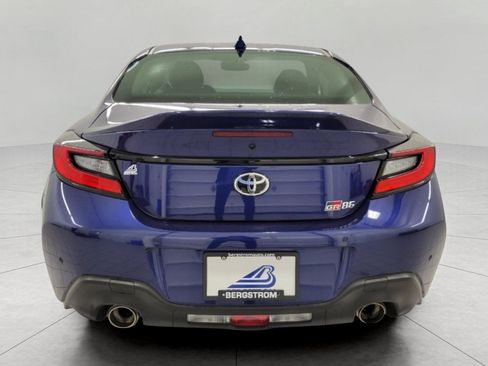 Used 2022 Toyota GR86 Premium w/ ALL Weather Mat Package (TMS) RWD image 49