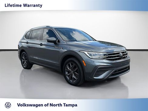 Used 2022 Volkswagen Tiguan SE image 1