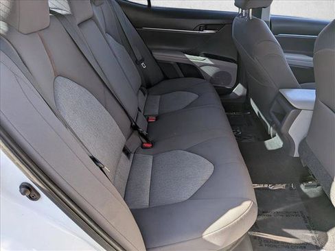 Used 2020 Toyota Camry LE image 17