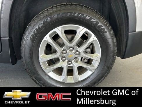 Used 2019 Chevrolet Traverse LT FWD image 13
