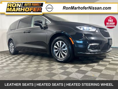 Used 2023 Chrysler Pacifica Touring-L