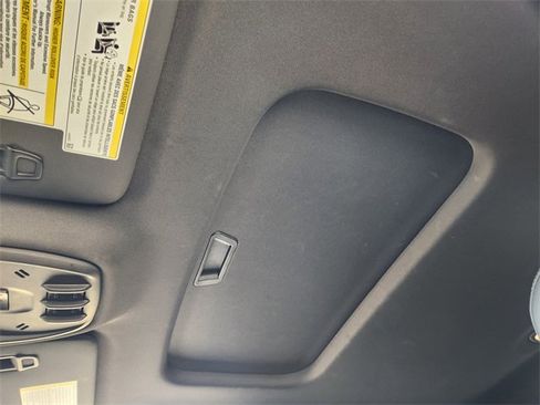 Certified 2024 Chevrolet Trax RS w/ Sunroof Package image 25