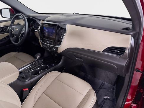 Used 2023 Chevrolet Traverse Premier FWD image 32