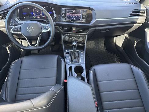 Used 2023 Volkswagen Jetta SE w/ Panoramic Sunroof Package image 28